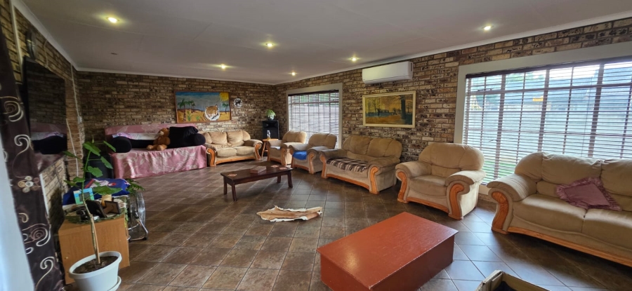 4 Bedroom Property for Sale in Miederpark North West